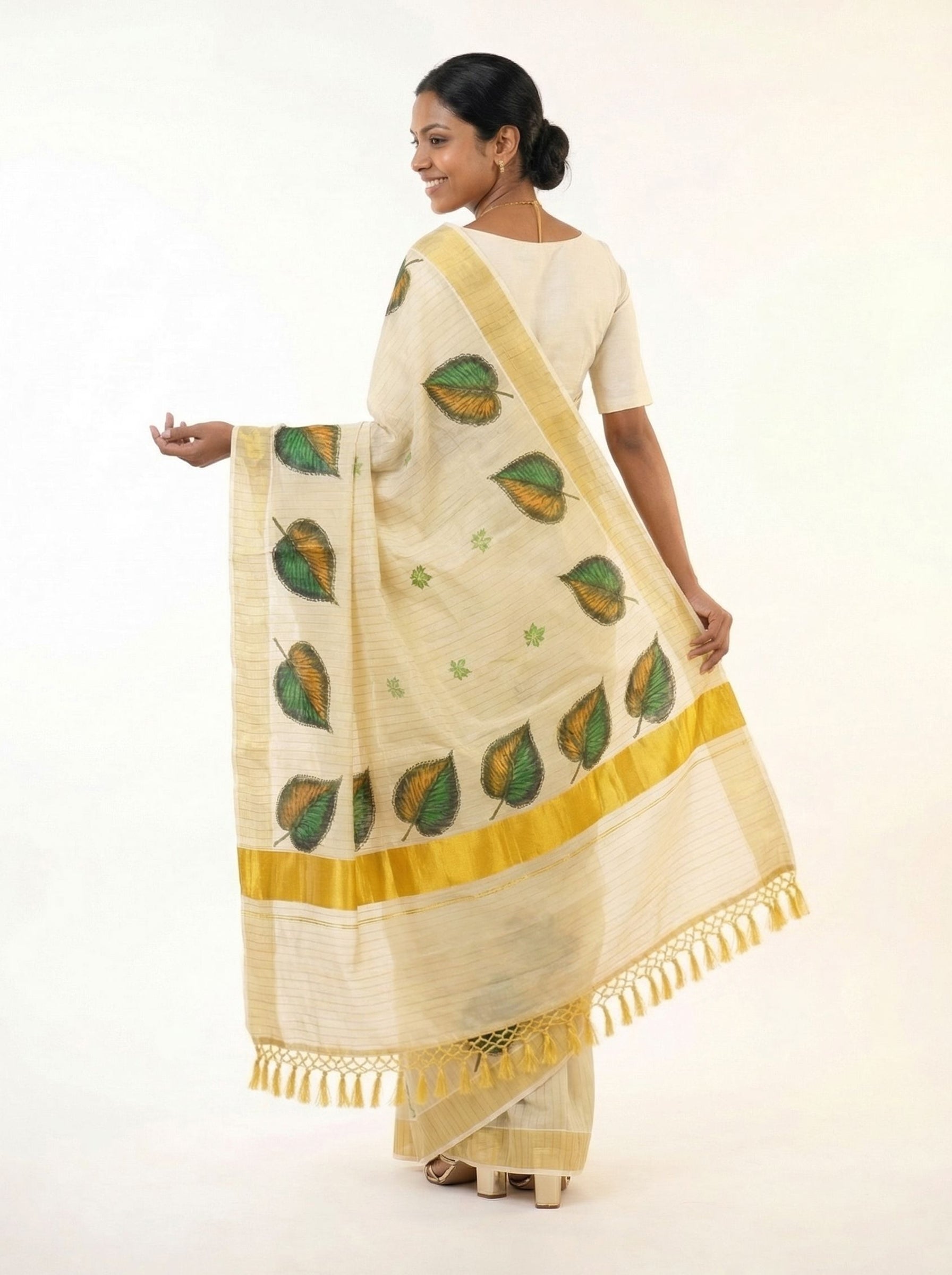 Tissue Cream Saree with Leaf Print and Stripe Pattern Set Saree