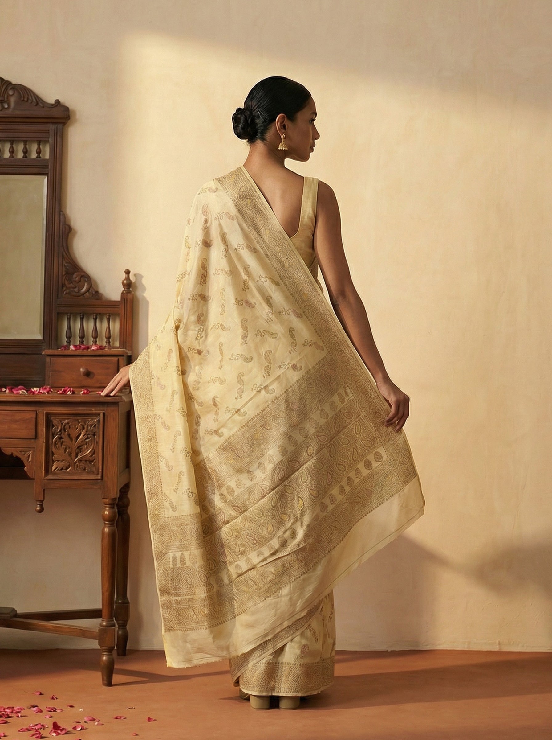 Jute Ivory Sand Royal Paisley Saree