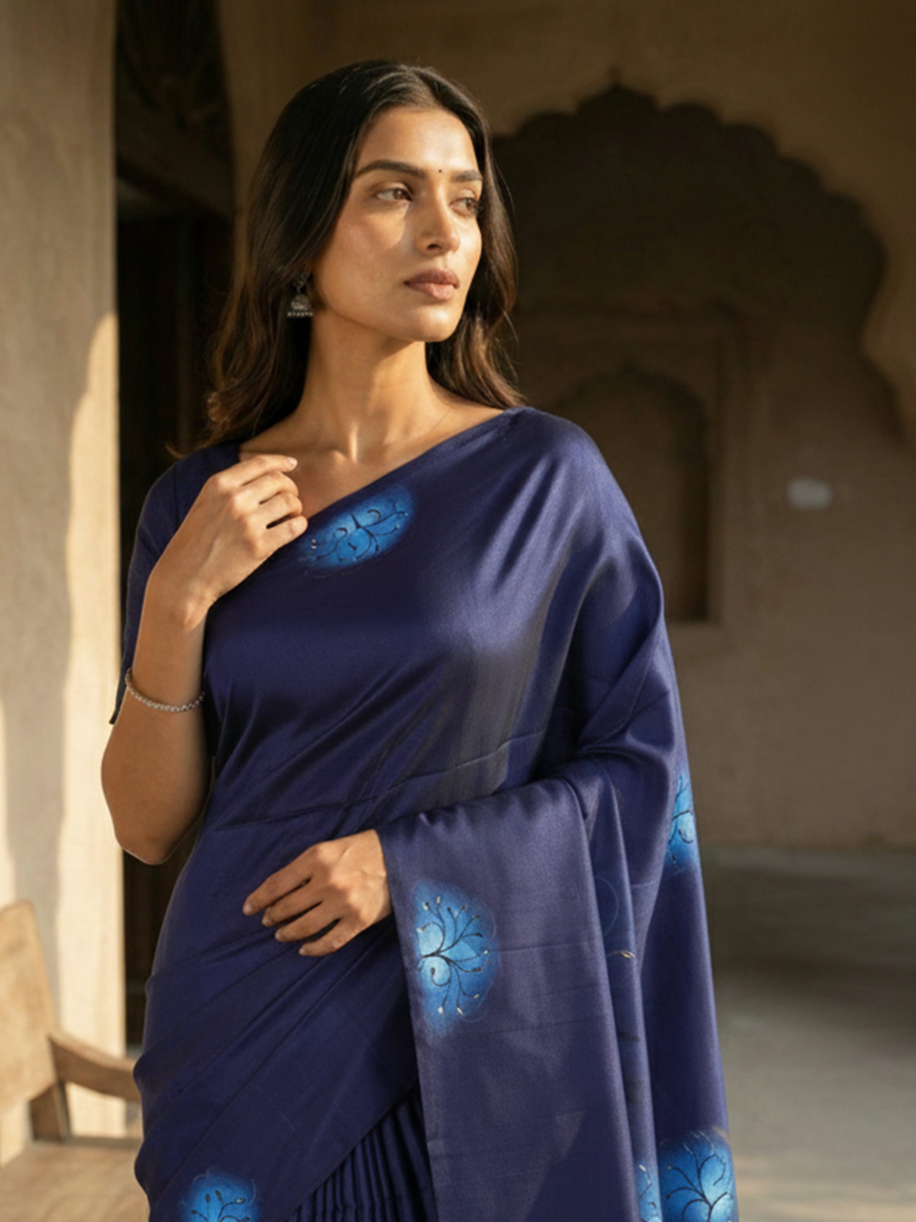 Pure Kancheepuram Silk Saree in Navy Blue – Plain Body with Mural Print Pallu