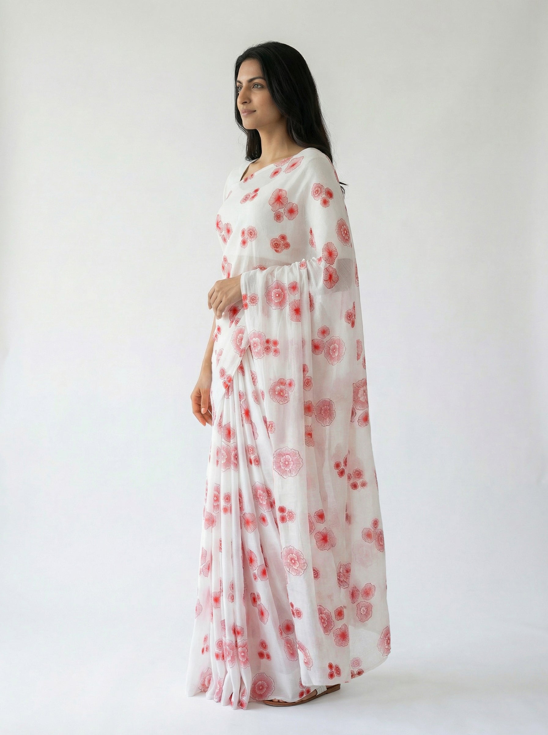 Chiffon Classic White Saree with Flower Pattern