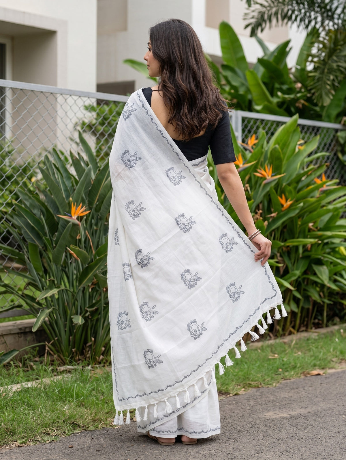 Cotton White Saree with Deer Face Print in Floral Wreath