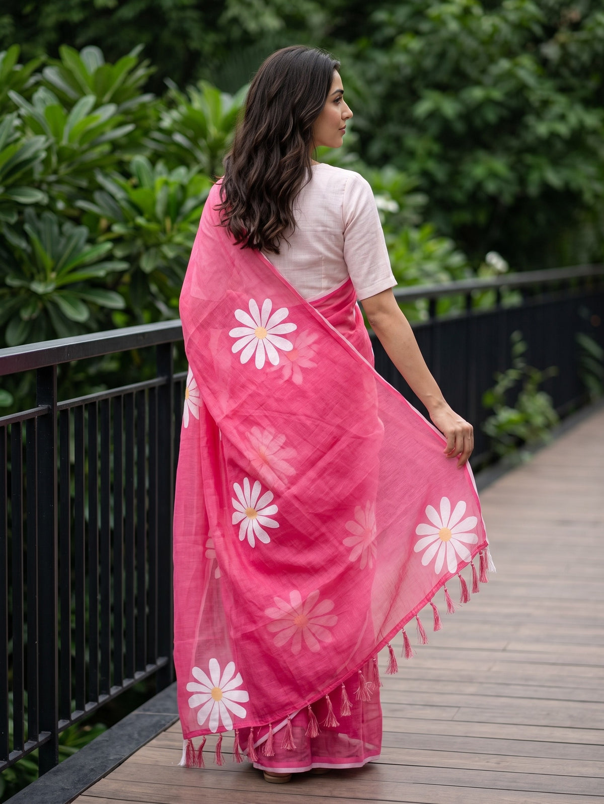 Cotton Pink Saree with White Daisy Floral Print