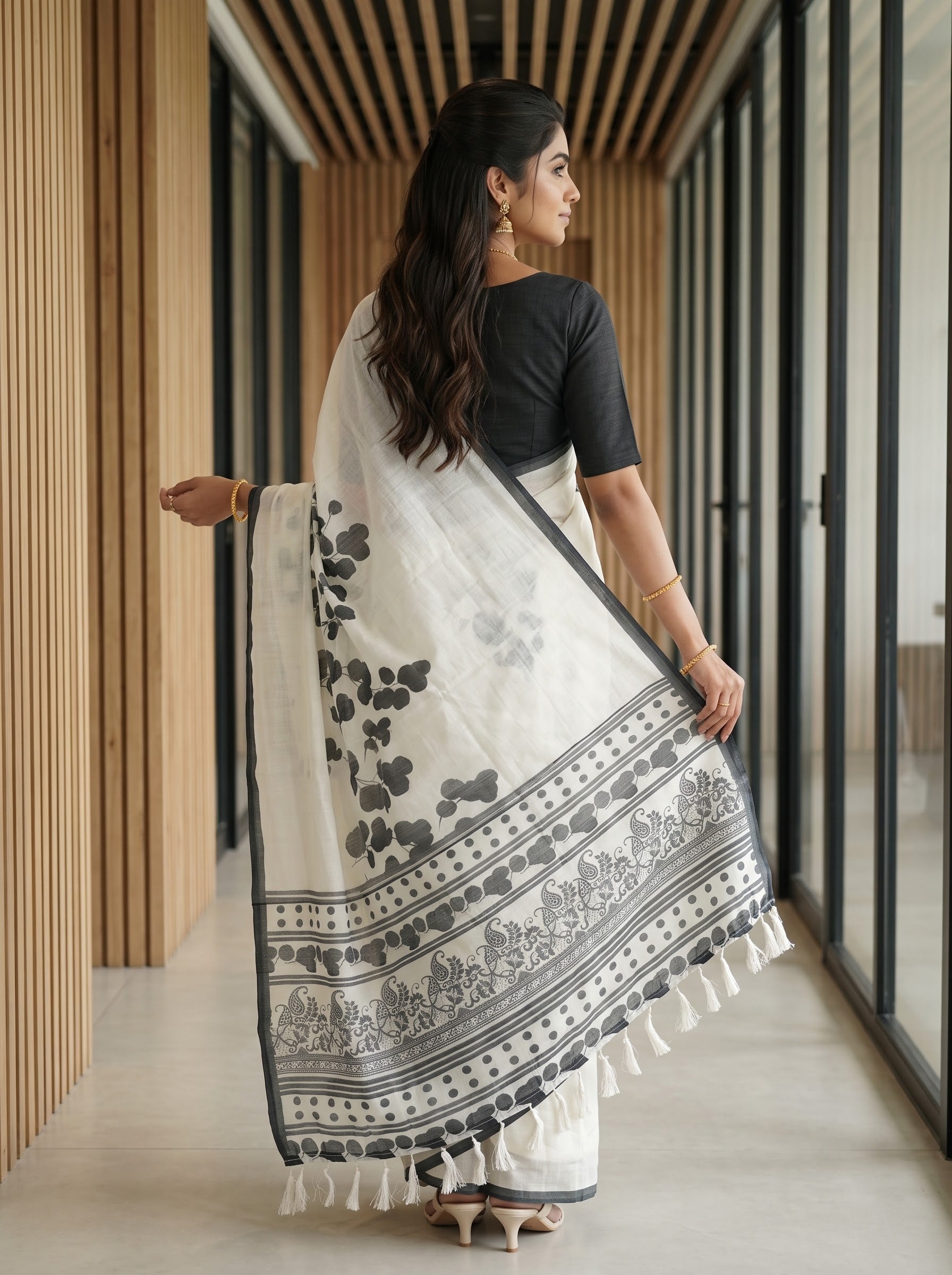 Cotton Saree in Off-White with Grey Foliage Print, Paisley Dotted Pallu