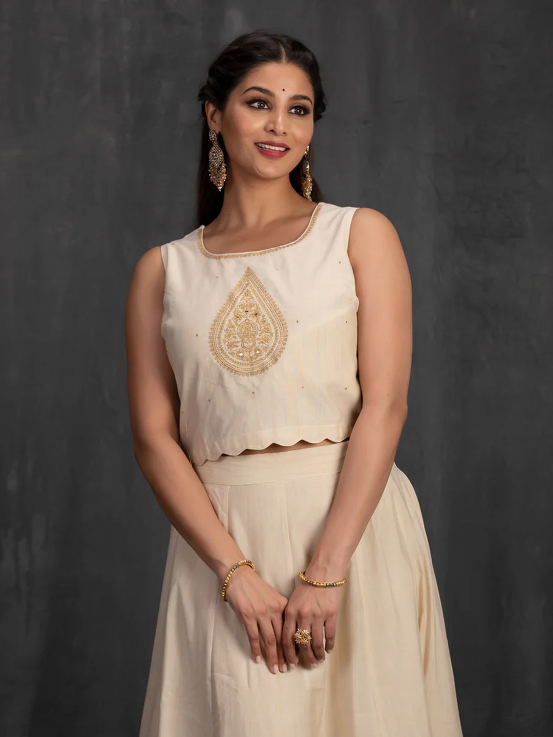 Paisley Embroidered Kasavu Off-White Skirtset