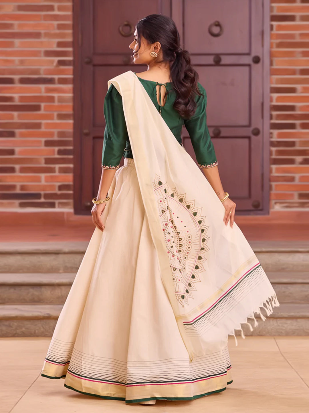 Vallamkali Printed Off-White Skirset with Green Embroidered Top & Dupatta